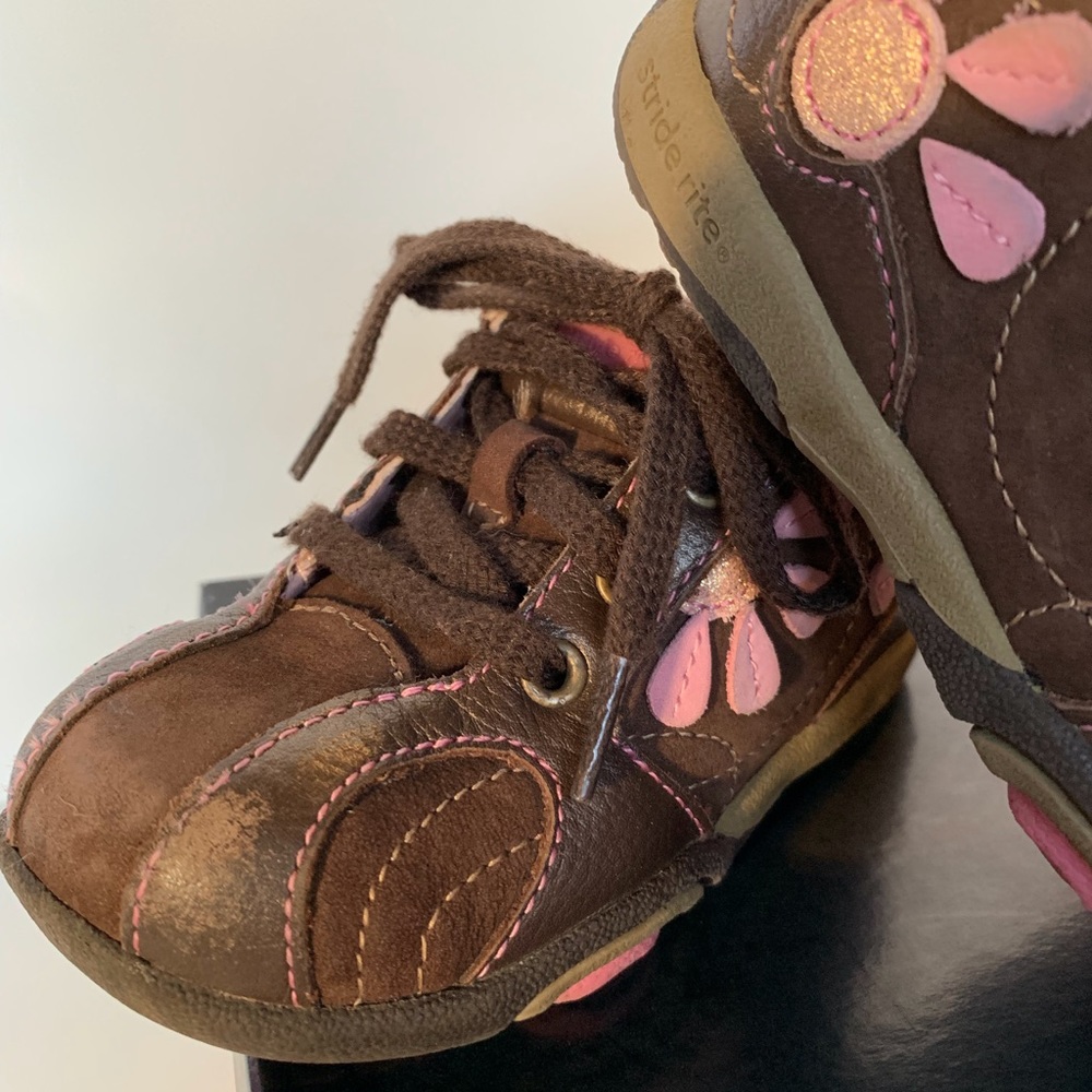 Stride Rite Girl’s Kaylie Leather Shoe - Picture 3 of 7